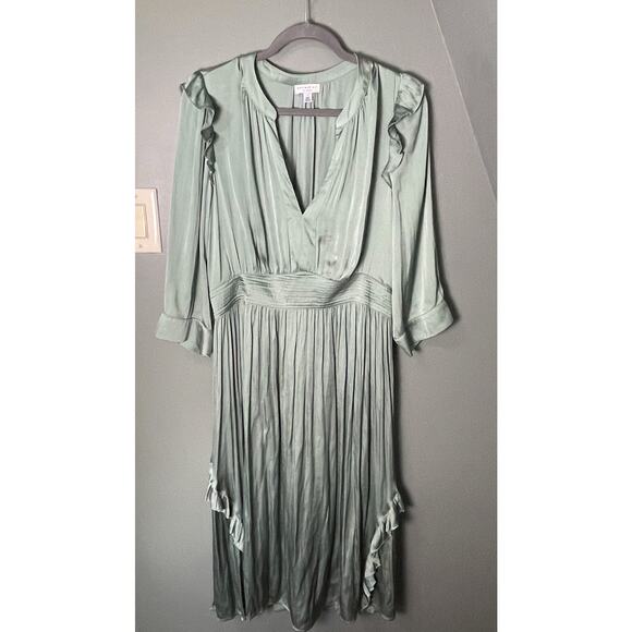 Current Air Silky Green Pleated Vneck Dress. Size Med. Great condition. - Picture 1 of 7